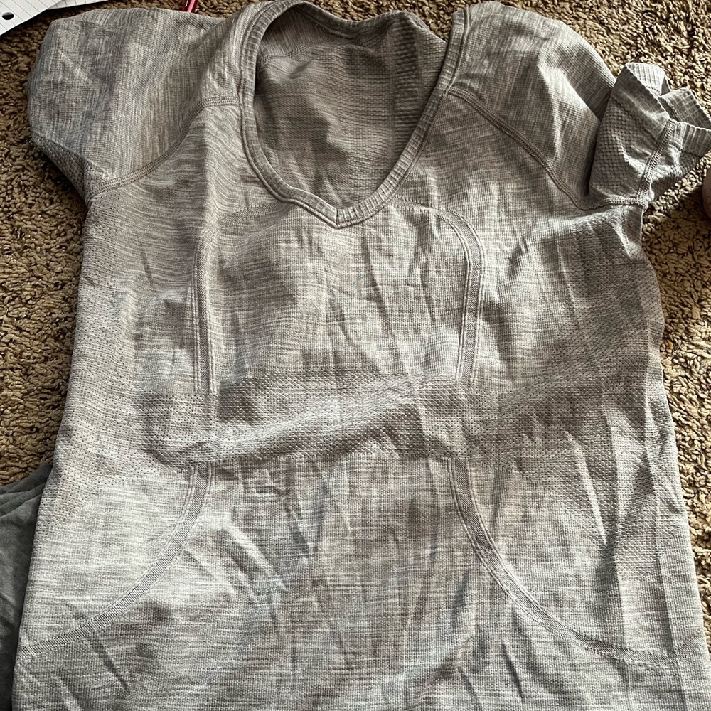 Lululemon short sleeve tee